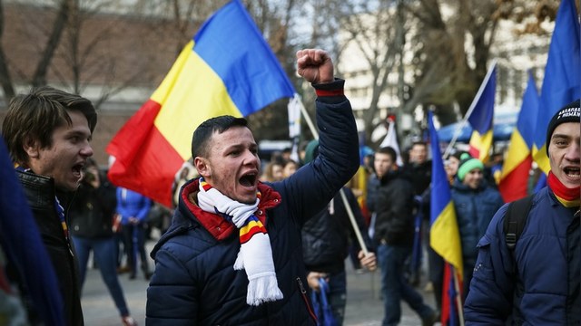 Форум в Кишиневе проголосовал за объединение с Румынией
