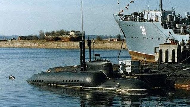 Британский таблоид напугал читателей тихими «Пираньями» Путина