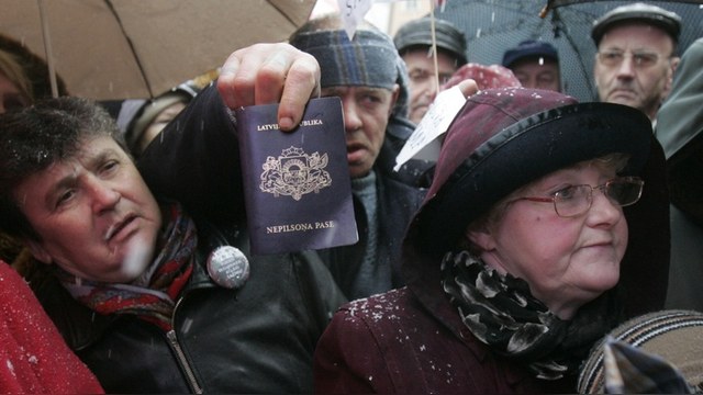 Неграждане Латвии: 20 лет без права голоса