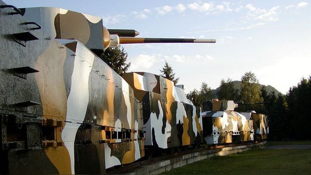 Echo24: Россия воскрешает бронепоезда для асимметричных войн
