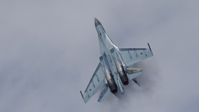 CNBC: Новинку Су-35 Россия продает Китаю не от хорошей жизни