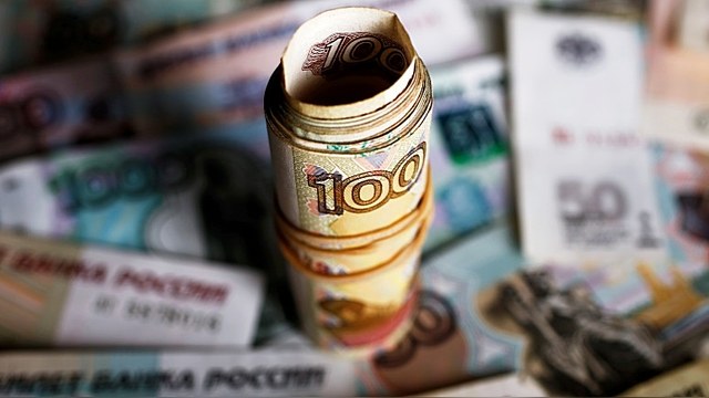 EurasiaNet: Россияне скоро устанут платить за эксперименты Кремля