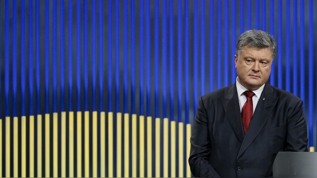 Bloomberg: Порошенко сам виноват, что Нидерланды сказали нет
