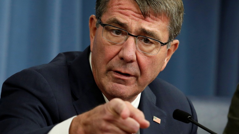 Министр обороны США посоветовал Кремлю не лезть в американскую демократию