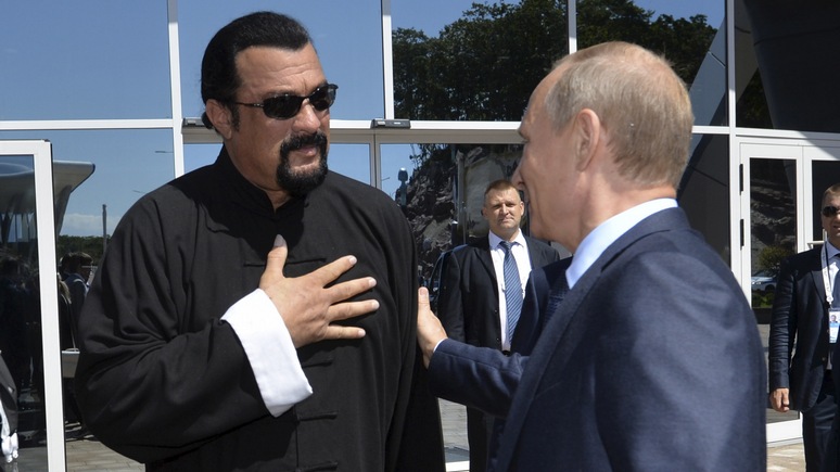 BBC: Американский актер Сигал пополнил ряды «обрусевших» знаменитостей