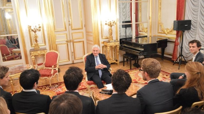 Le Monde: Российский «царь» в Париже знает все правила и не допускает ошибок 