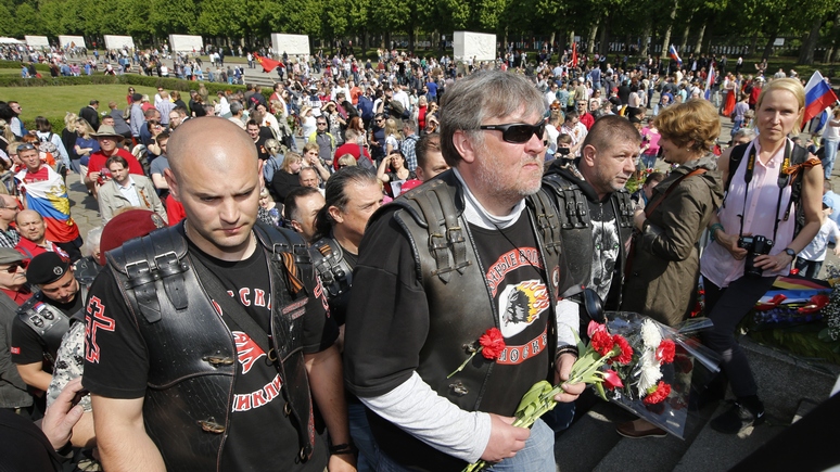 Der Tagesspiegel: «Ночных волков» в Берлине поддержали теоретики заговора