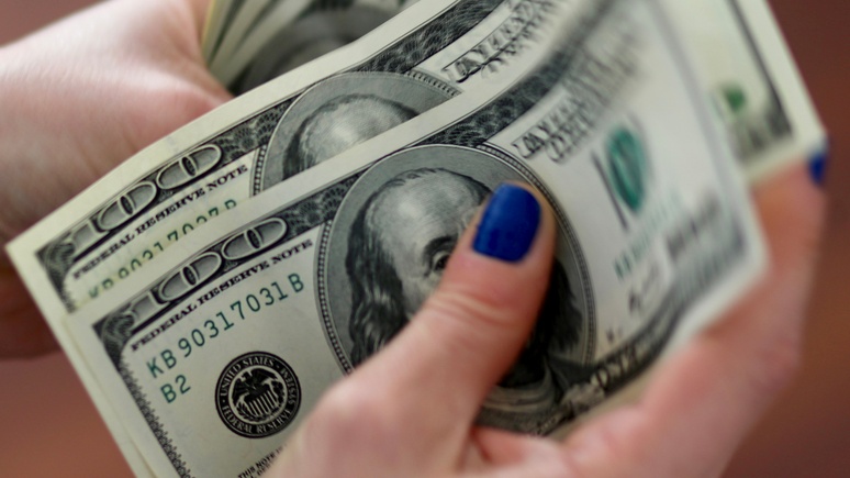 Washington Examiner: пытаясь «задушить» Иран, США ставят под угрозу господство доллара