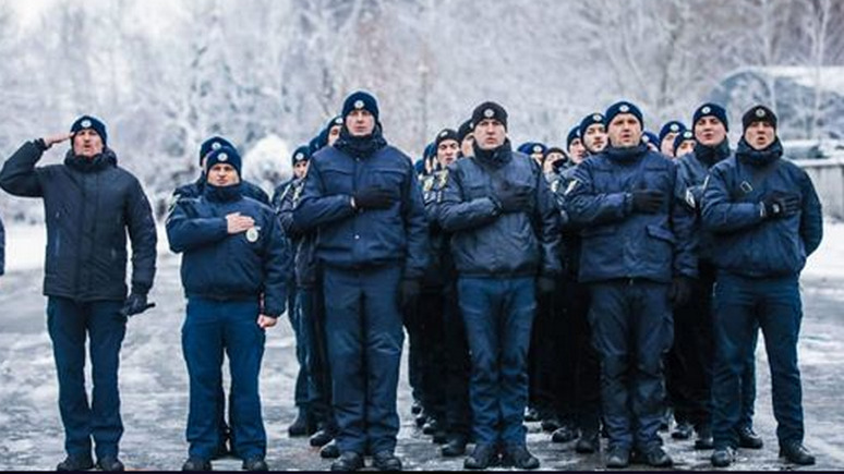 СТРАНА.UA: украинские полицейские породнились с Бандерой флешмобом в соцсетях