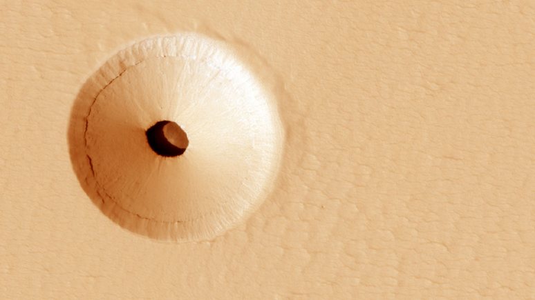 Independent: учёные NASA нашли на Марсе дыру, в которой может скрываться жизнь