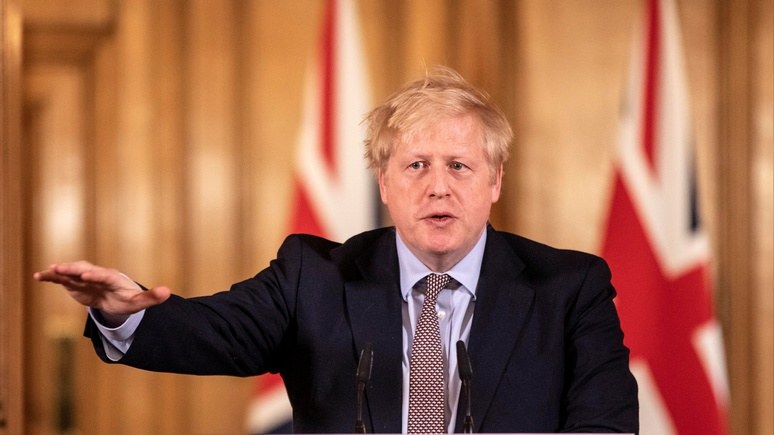 Times: Джонсон признал, что Британия близка к фазе быстрого распространения коронавируса  