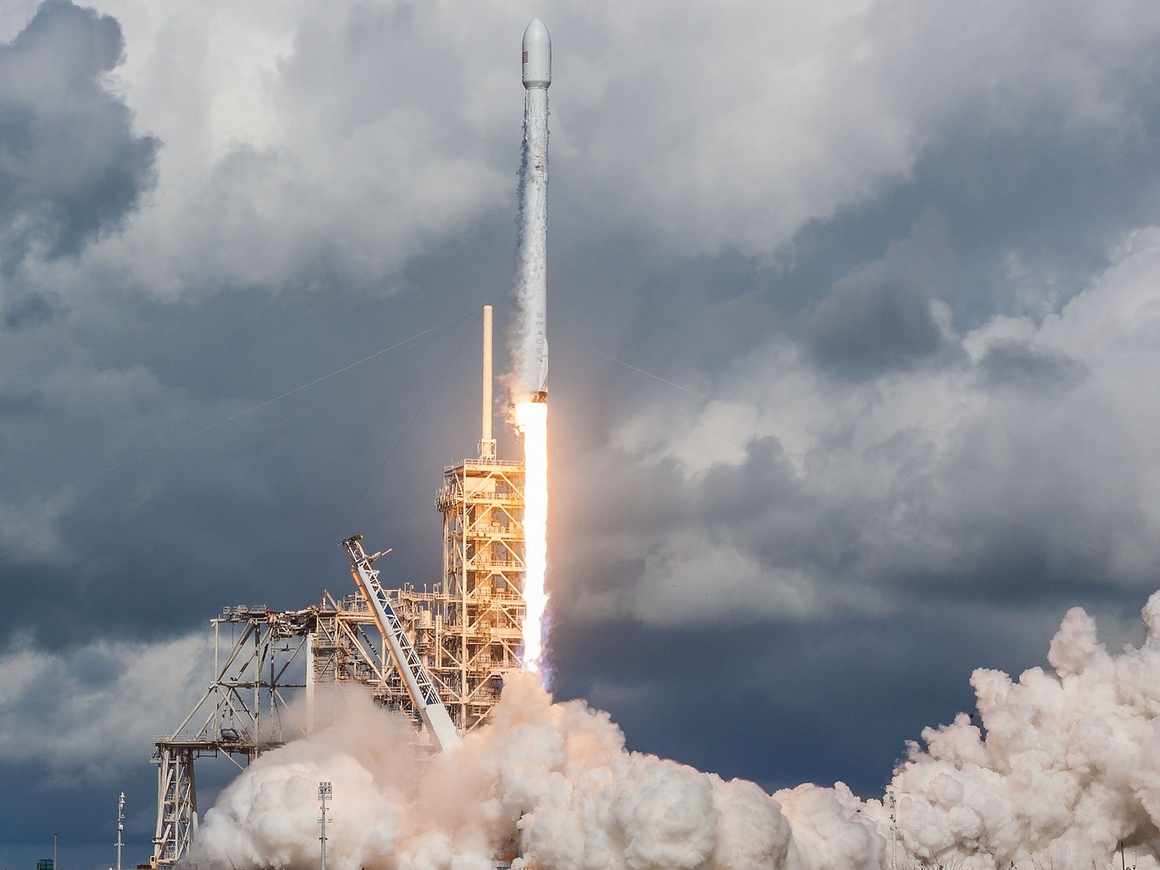 У Илона Маска неприятности: Китайцы запустили коммерческую ракету OneSpace