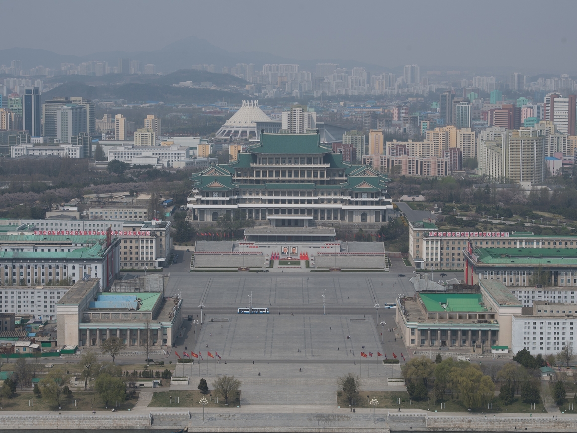 Редкие кадры роскоши из Северной Кореи: отель для пилотов истребителей - огонь!
