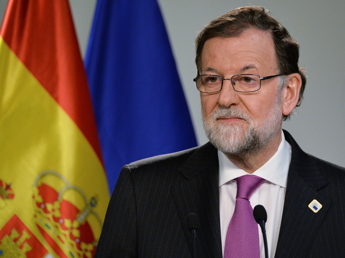 Впервые в истории Испании премьеру страны вынесли вотум недоверия
