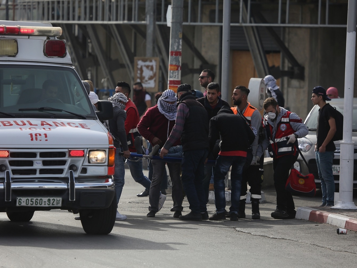 С гранатой за щекой: жуткий случай в секторе Газа попал на фото