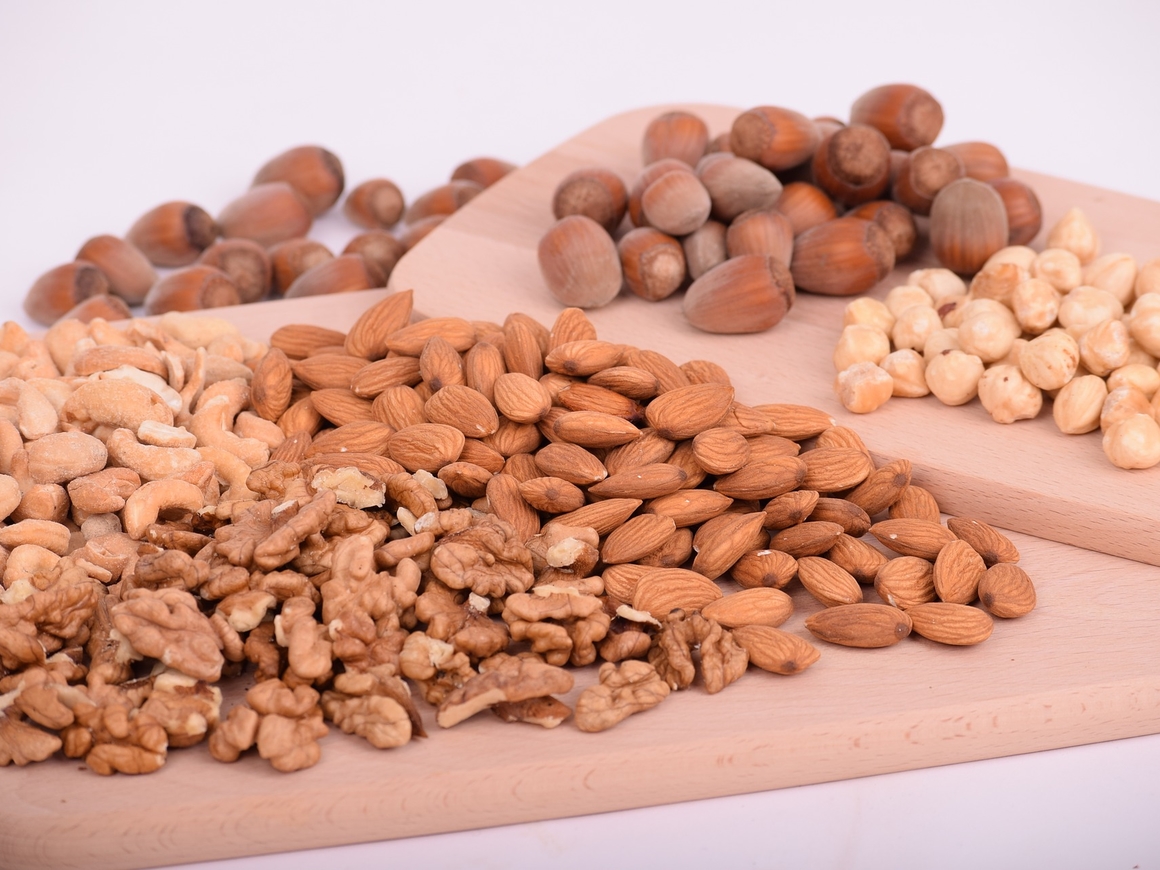 Учёные из Испании выяснили, что орехи улучшают качество спермы
