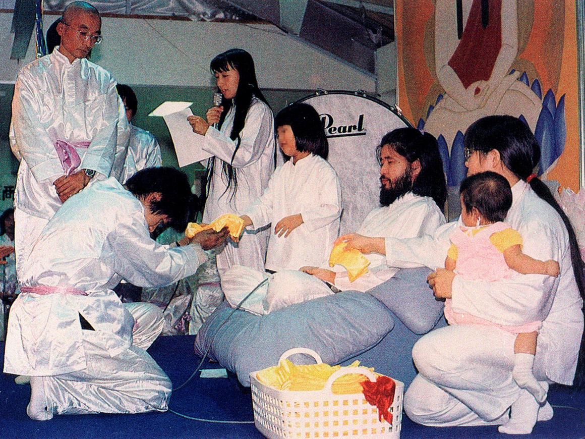 В Японии казнили последних членов секты Аум Синрикё