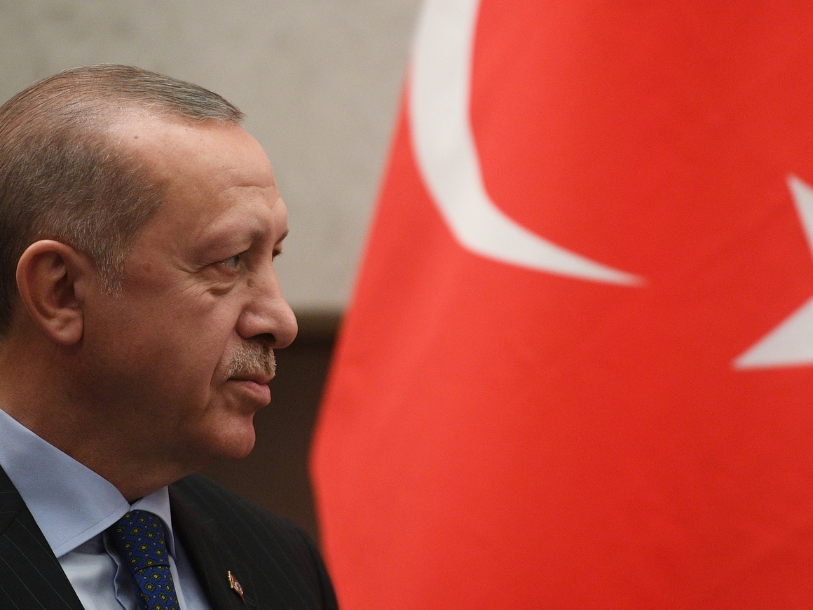 Почему лира падает, а Эрдоган пугает США прекращением сотрудничества