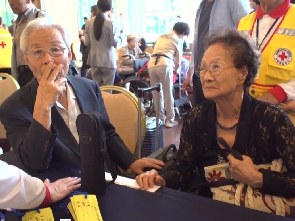 Давно не виделись: семьи из КНДР и Южной Кореи воссоединились на краткий срок