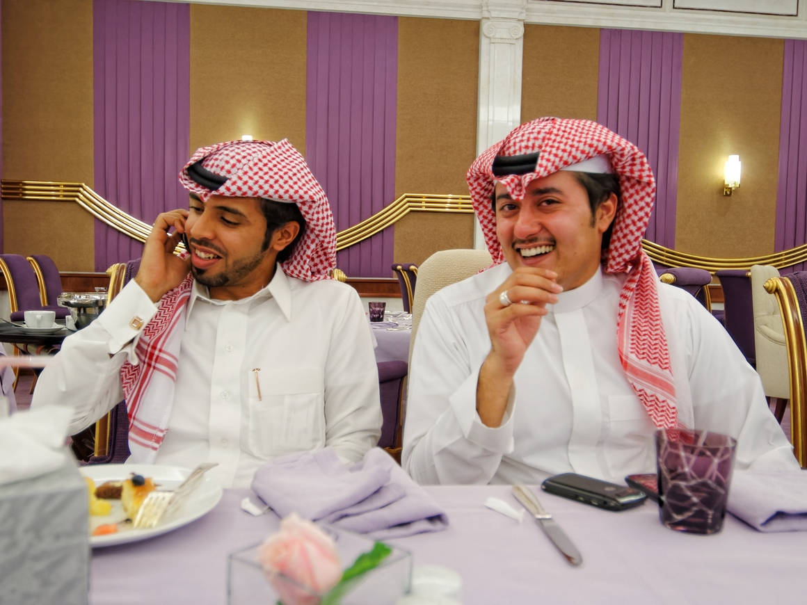 В Саудовской Аравии можно сесть за завтрак. В тюремной робе