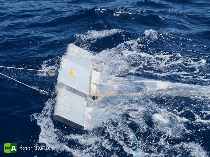 female crew research microbead pollution in sea