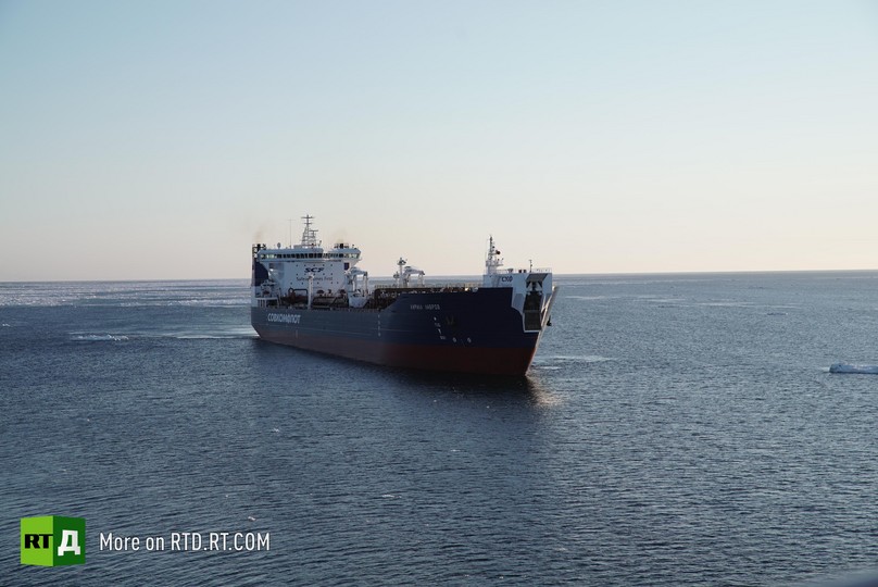 life on Arctic oil platform