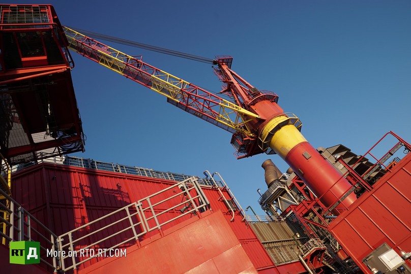 life on Arctic oil platform