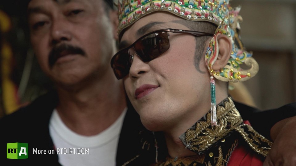 sexual exploitation of dancing boys in Java