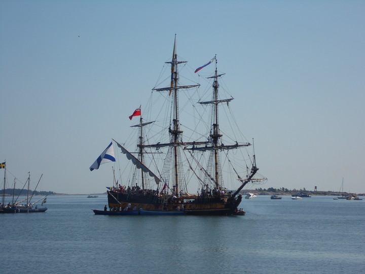 tall ships in battle reenactment