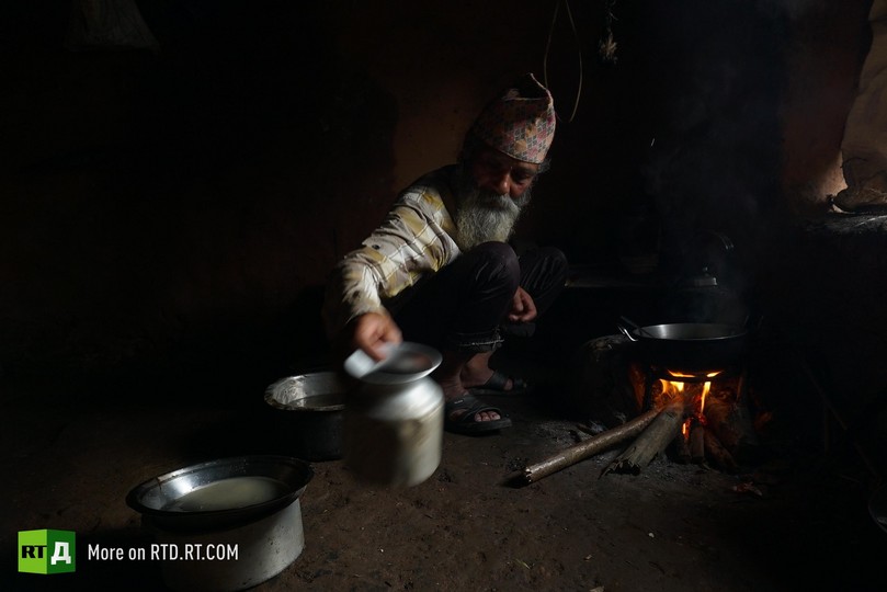 Durge Kami, Nepal's oldest school pupil