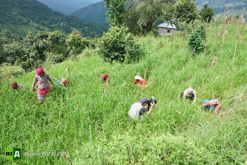 Durge Kami, Nepal's oldest school pupil