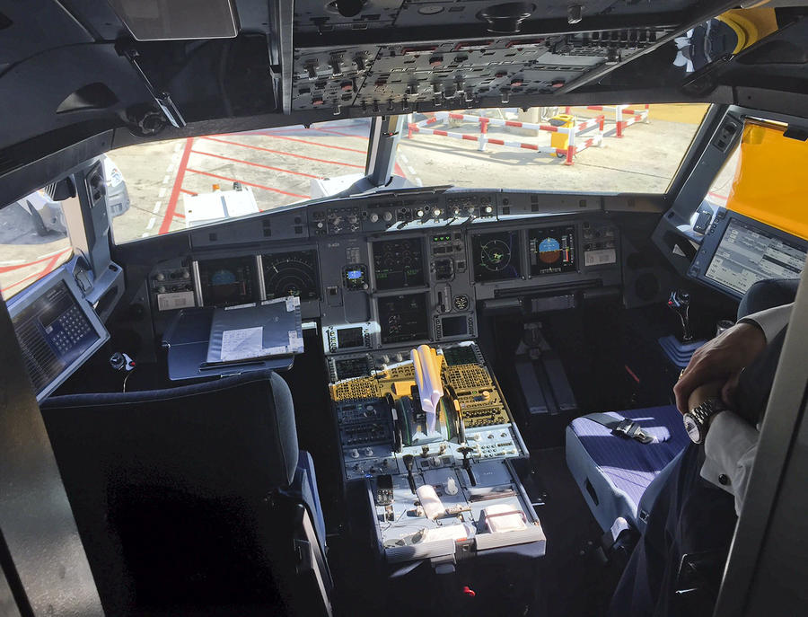 СМИ: Незадолго до крушения A320 Андреас Любиц обращался к врачам из-за проблем со зрением