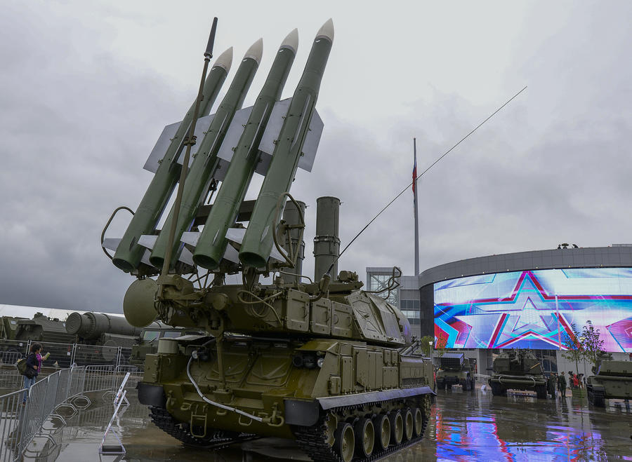 Итоги работы первого дня форума «Армия-2015» в фото и видео