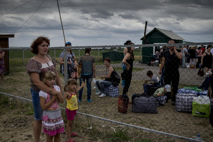 The Nation: Украинские беженцы боятся за близких и просят их переезжать в Россию