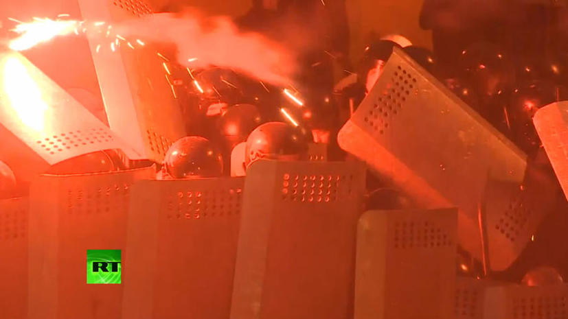 В Киеве продолжается противостояние властей и оппозиции