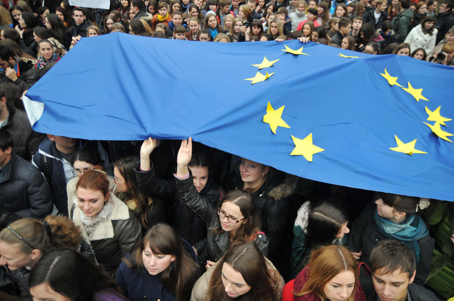 СМИ: Страны ЕС приняли от украинцев рекордное число заявок на получение убежища