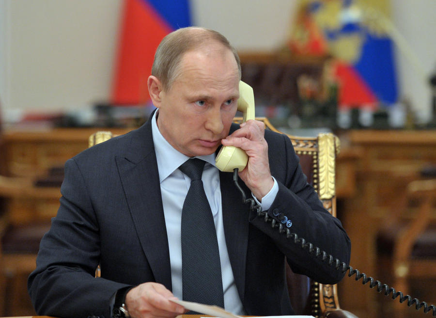 Владимир Путин и глава Еврокомиссии договорились о срочной доставке гуманитарной помощи на Украину