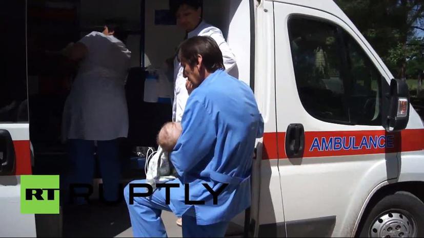 Тяжелобольного малыша удалось эвакуировать из разрушенной больницы Славянска в Ростов