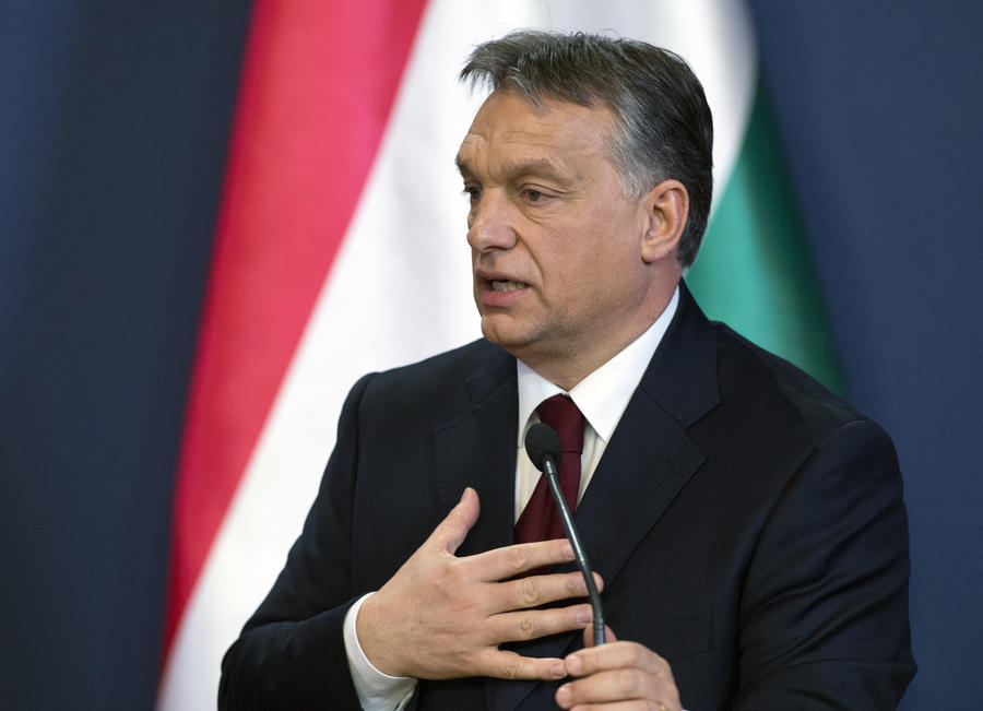 Премьер Венгрии Орбан: Жители Венгрии в ужасе от того, что ЕС не в состоянии справиться с мигрантами