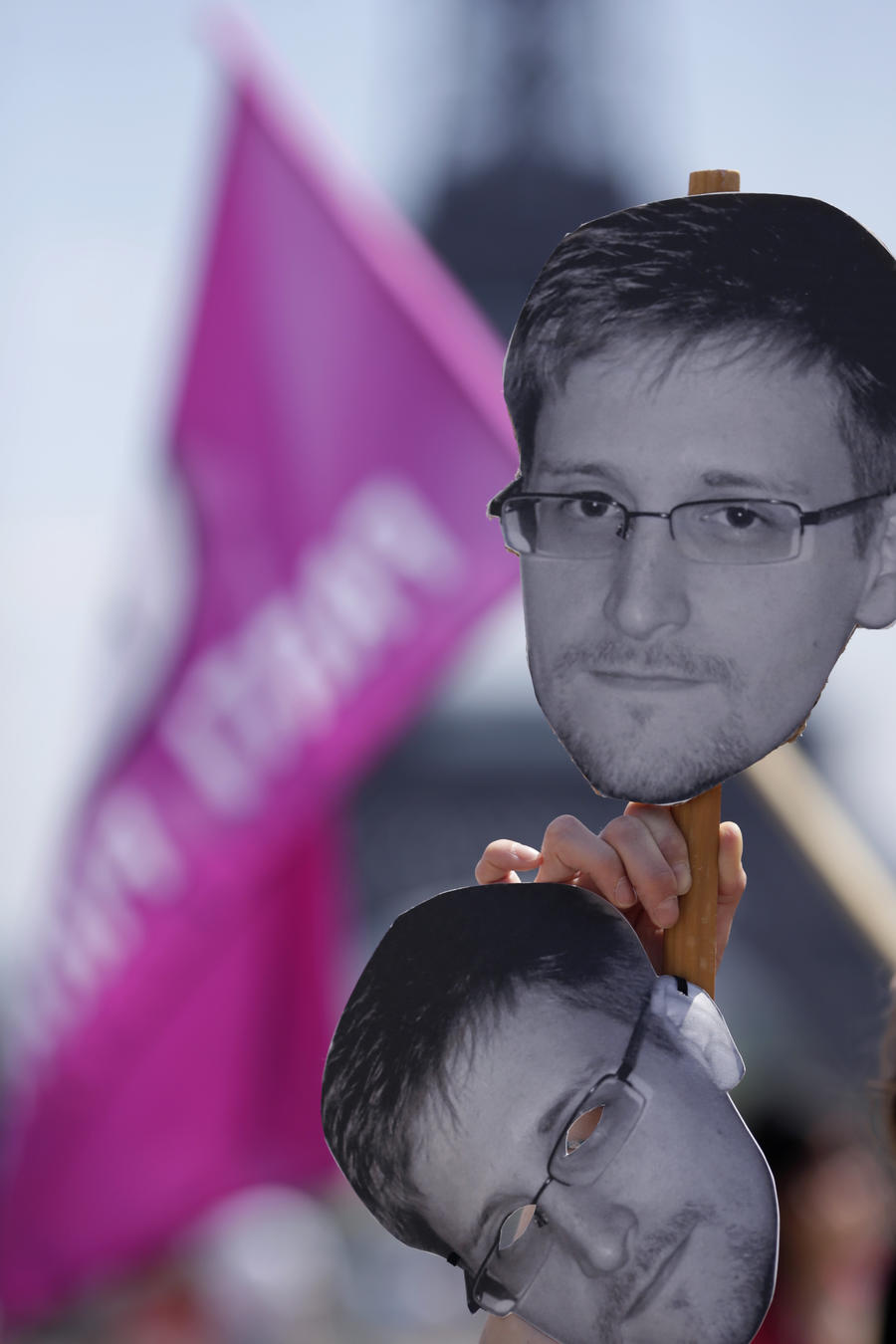 Журналист Guardian: Эдвард Сноуден не передавал никакой информации правительствам России и Китая