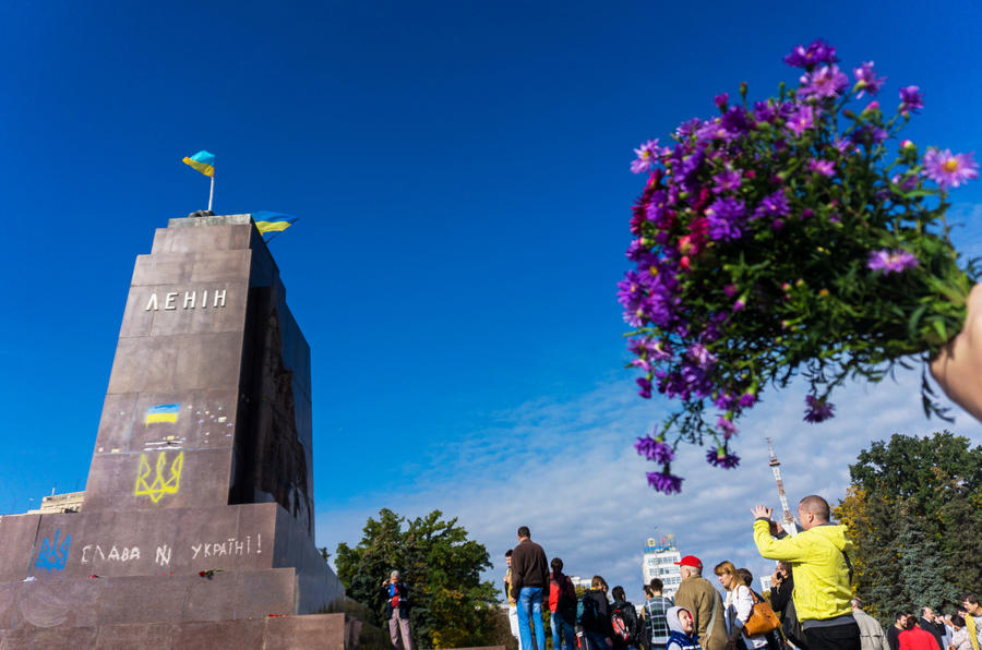 Украинские СМИ: Закон о декоммунизации принят для отвлечения внимания от коррупции в правительстве
