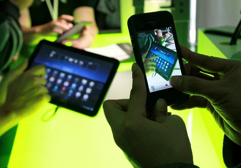 Android и iOS заложили слежку за пользователями в новые операционные системы