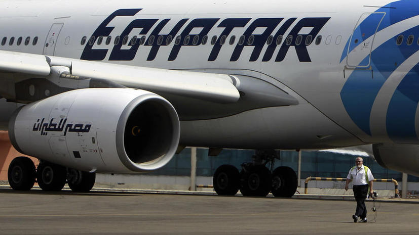 Захваченный неизвестным пассажирский самолёт EgyptAir совершил посадку на Кипре