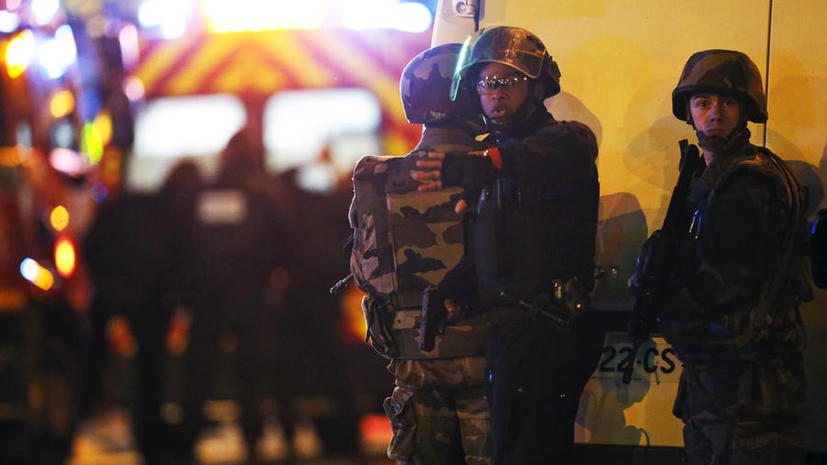 В результате захвата заложников в Париже погибли более 100 человек