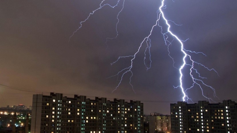 «Прощай, Москва, это апокалипсис»: пользователи соцсетей делятся фотографиями непогоды