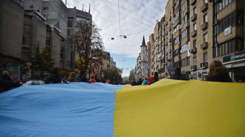Трудности цветопередачи: как украинцам повсюду мерещится национальный флаг