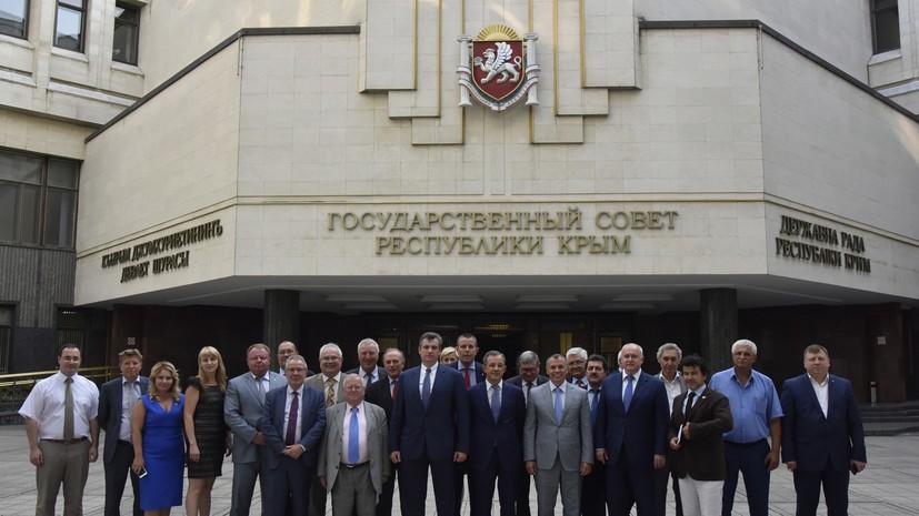 Украина пригрозила отказом во въезде французским депутатам, посетившим Крым