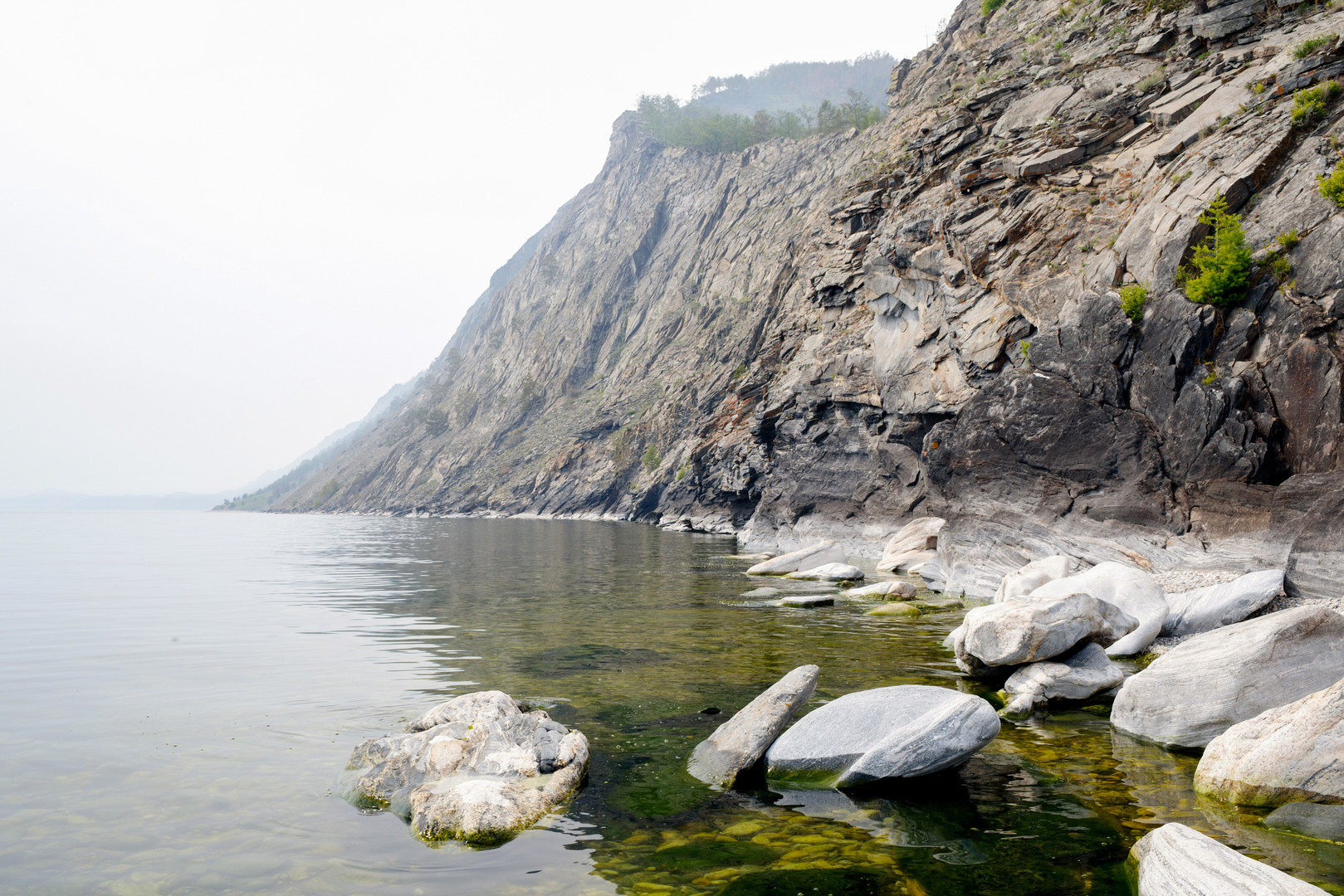 Китай намерен покупать у России байкальскую воду