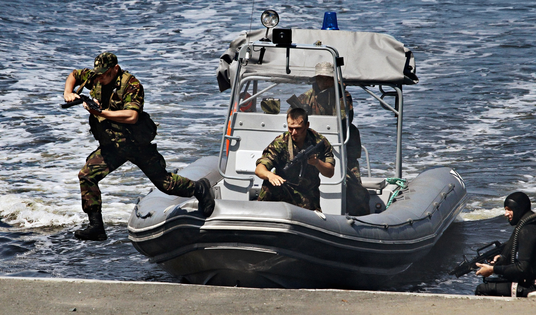 В ВМФ России появились экспериментальные отряды берегового спецназа