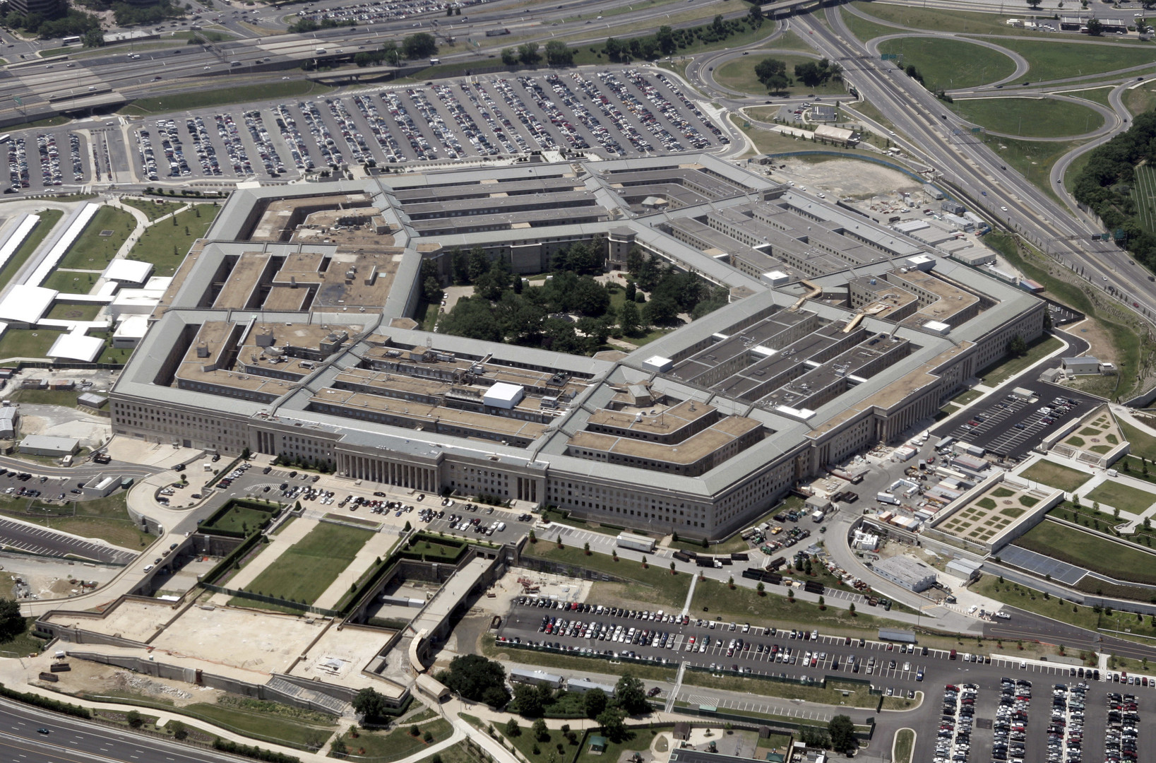 Источник: Силовые ведомства США выступают против урегулирования в Сирии
